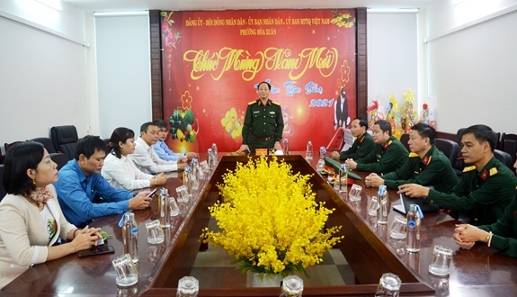 Quang cảnh buổi làm việc.